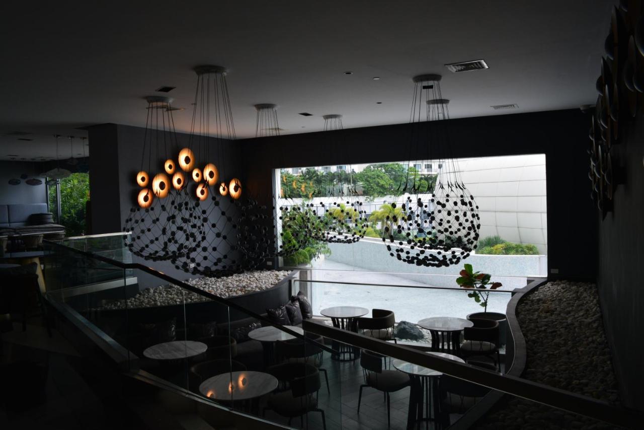 Luxxe Interior Design Condo - Novotel Residences At Acqua Private Residences Mandaluyong Buitenkant foto